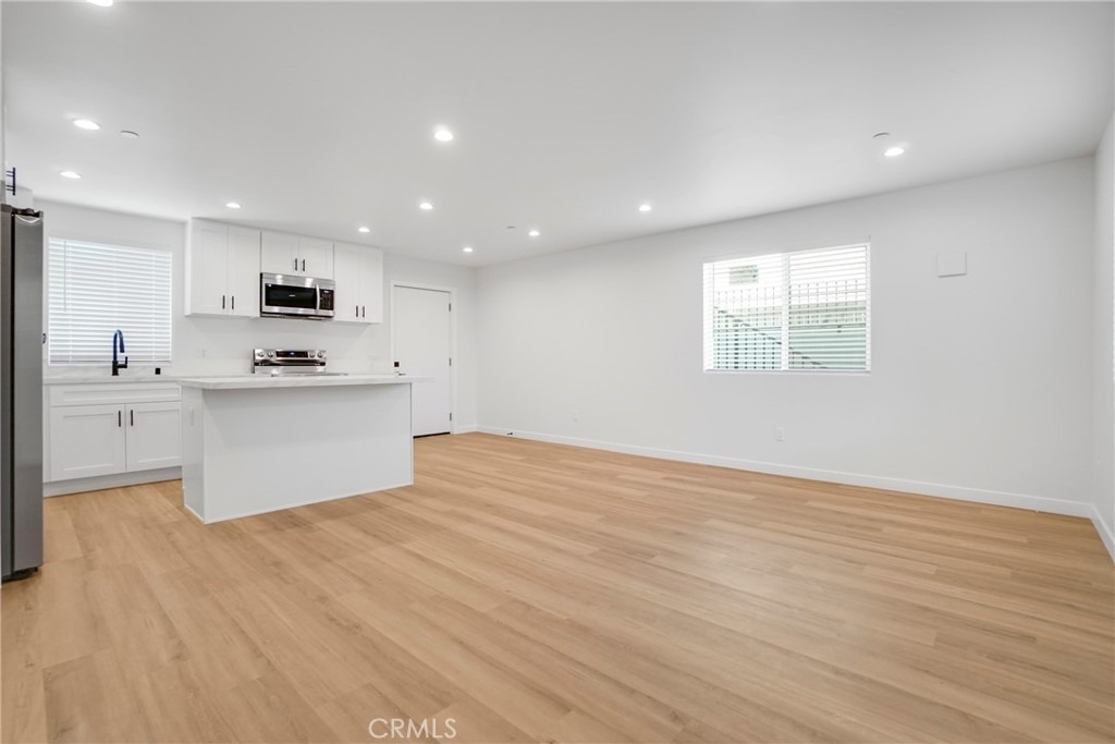 16118 Haynes Street - Photo 11
