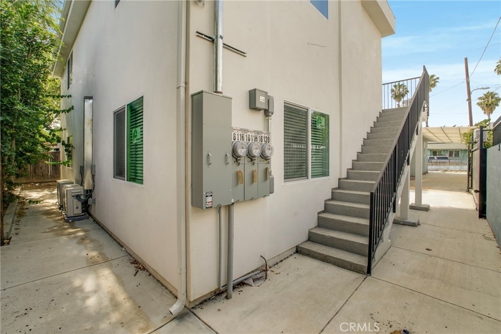 16118 Haynes Street - Photo 3