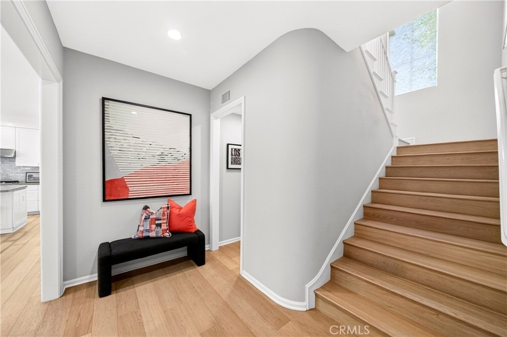 245 Rodeo - Photo 2