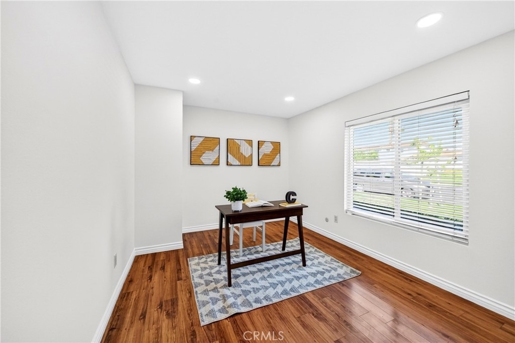 245 Rodeo - Photo 13