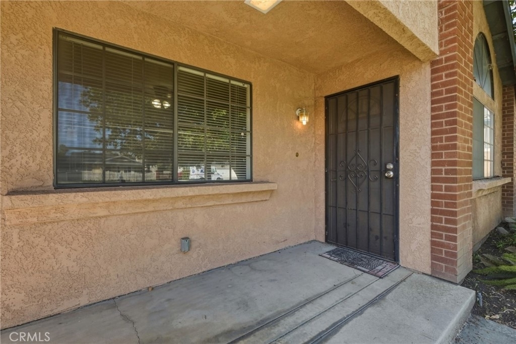 539 N Pasadena - Photo 1