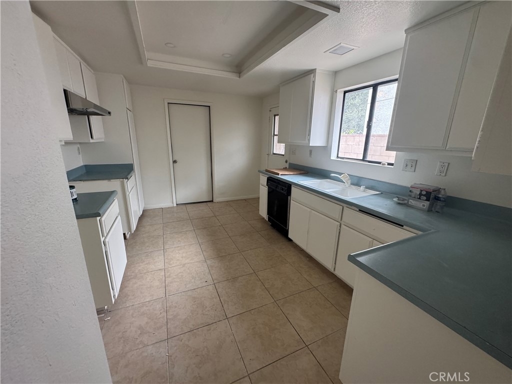 539 N Pasadena - Photo 4