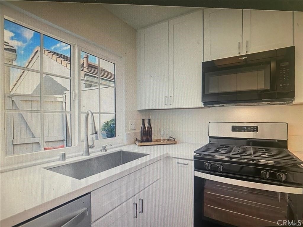 5 Wellesley - Photo 0