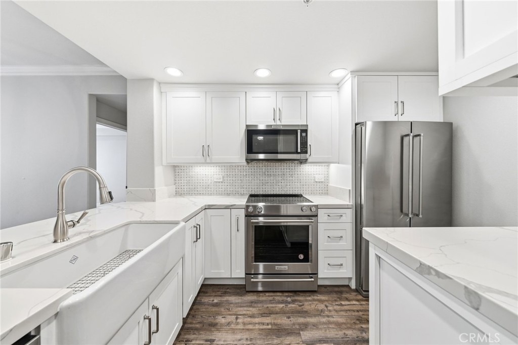 2243 Martin - Photo 0