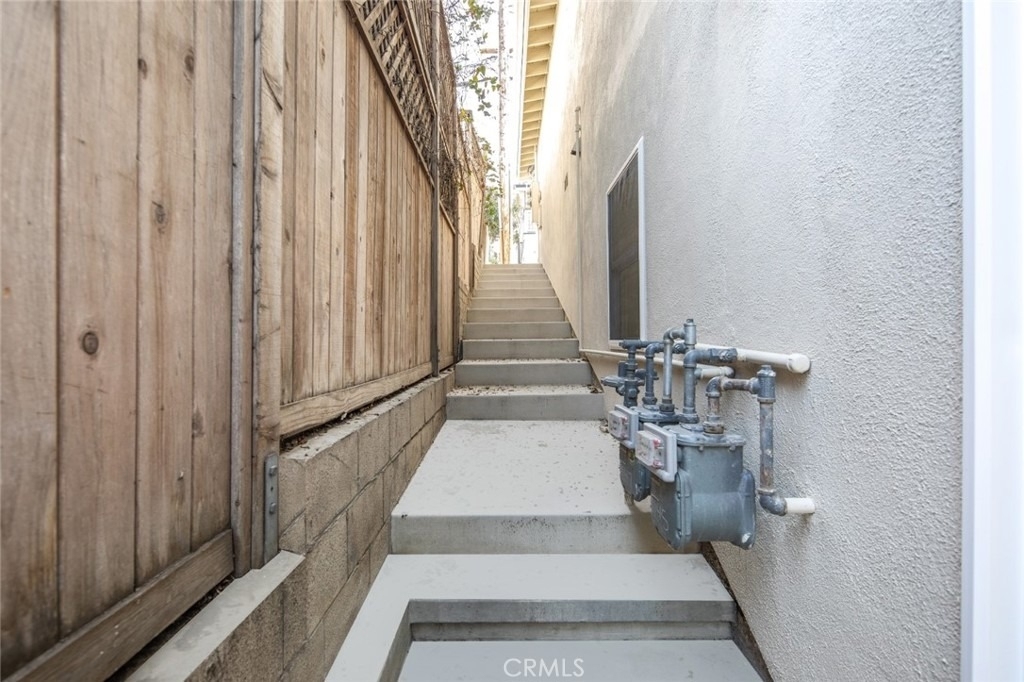 245 Beverly Street - Photo 22