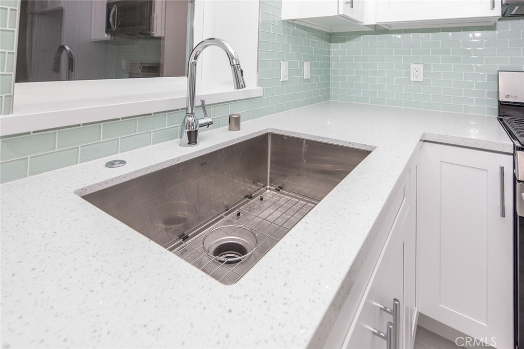 245 Beverly Street - Photo 17