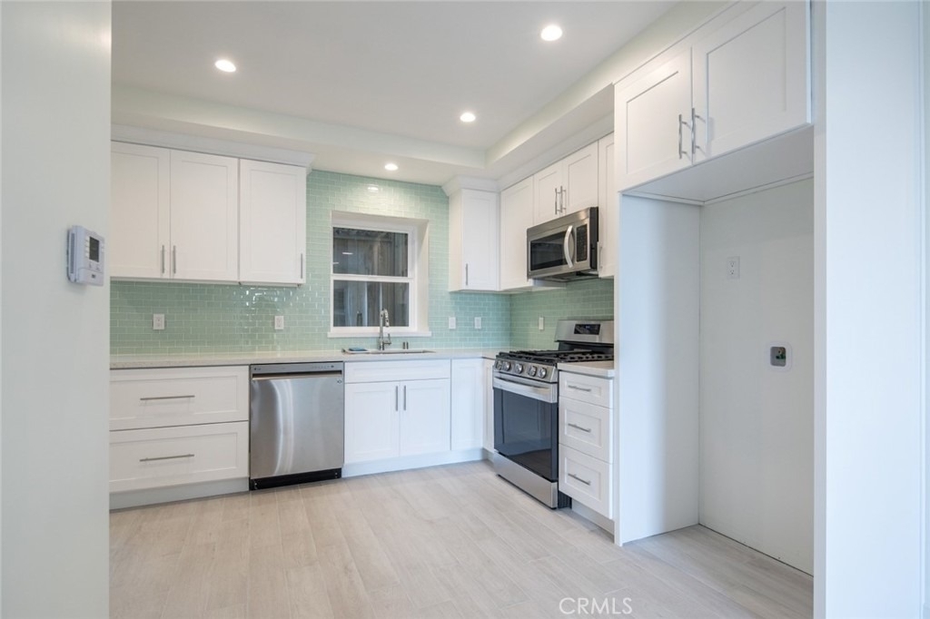 245 Beverly Street - Photo 14