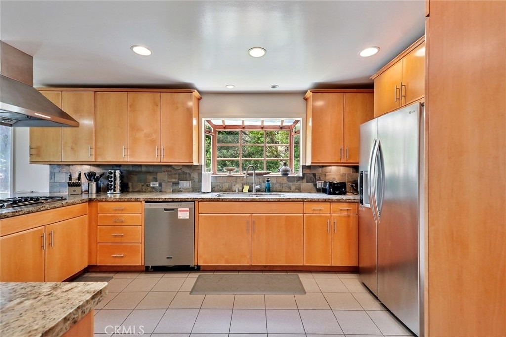 7161 Grasswood Avenue - Photo 12