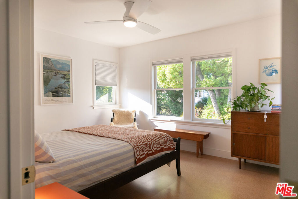 5676 Hub Street - Photo 31