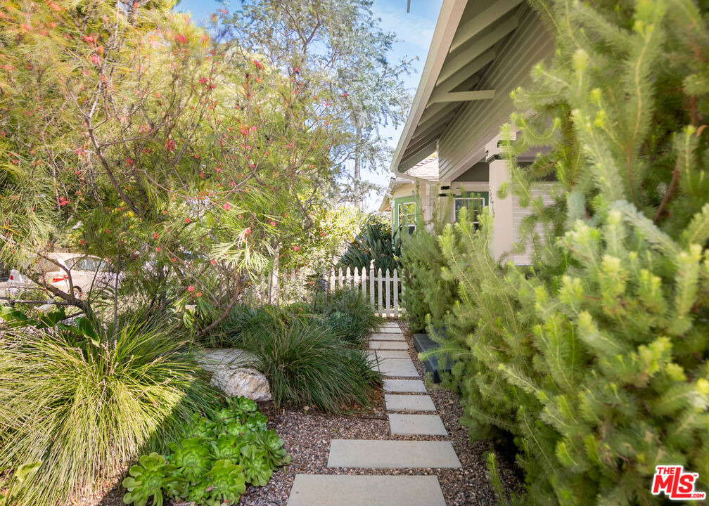 5676 Hub Street - Photo 8