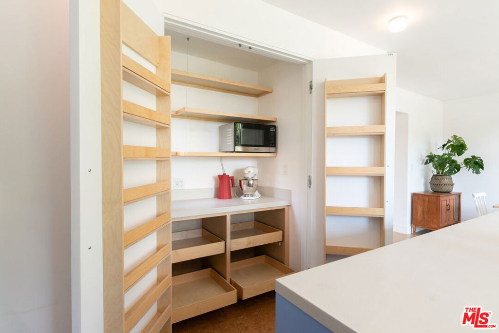 5676 Hub Street - Photo 18