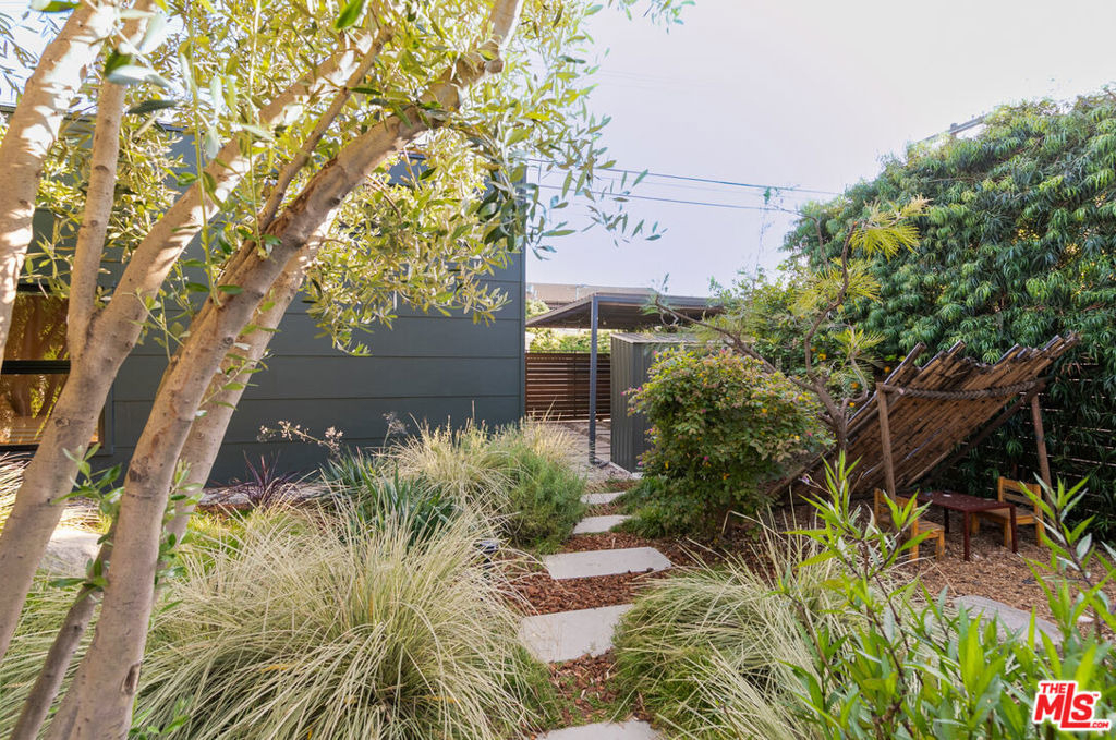 5676 Hub Street - Photo 4