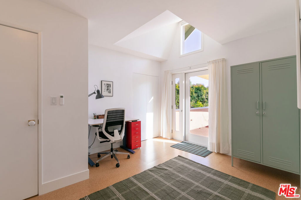 5676 Hub Street - Photo 39