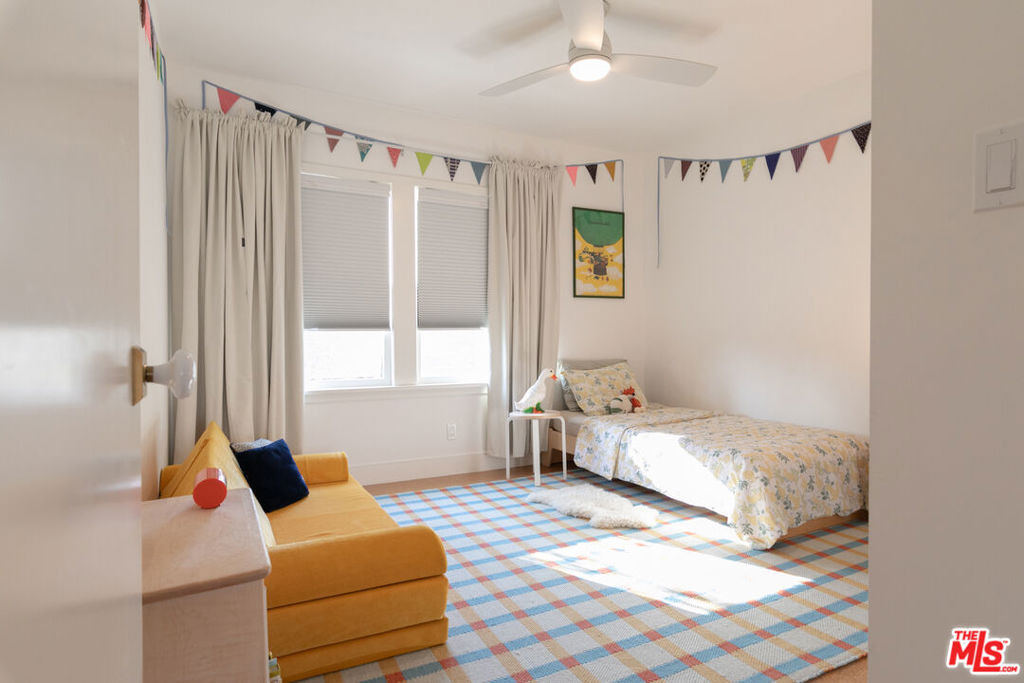 5676 Hub Street - Photo 34