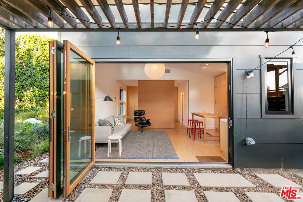 5676 Hub Street - Photo 3