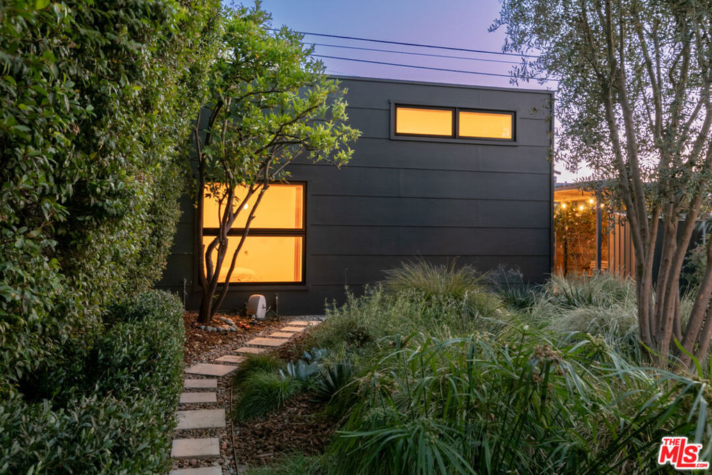 5676 Hub Street - Photo 0