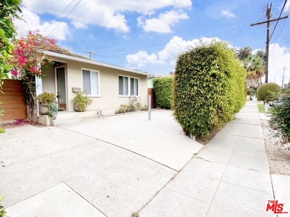 11673 Mississippi Avenue - Photo 0