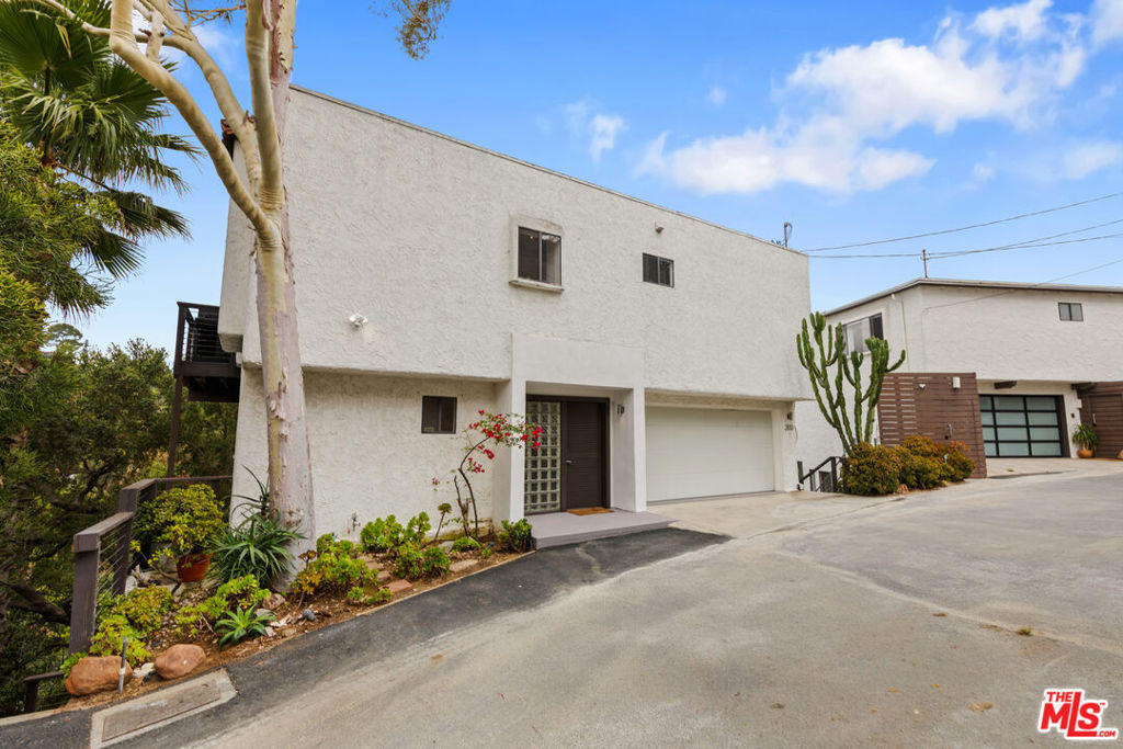 2013 Cyprean Drive - Photo 1