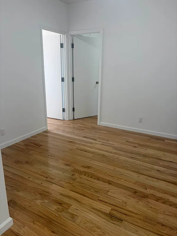 east 6th st - Photo 4