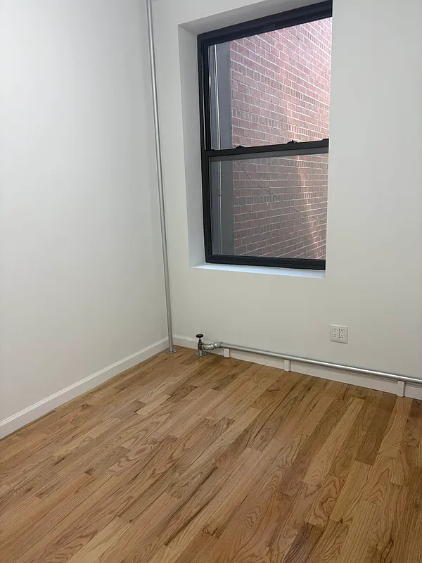 east 6th st - Photo 1