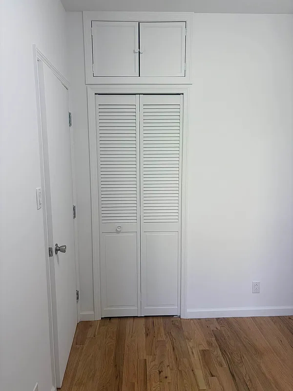 east 6th st - Photo 3