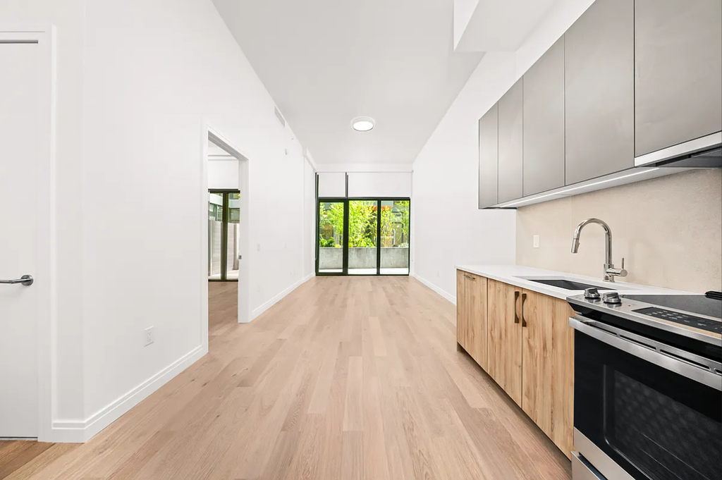 265 Lorimer Street - Photo 1