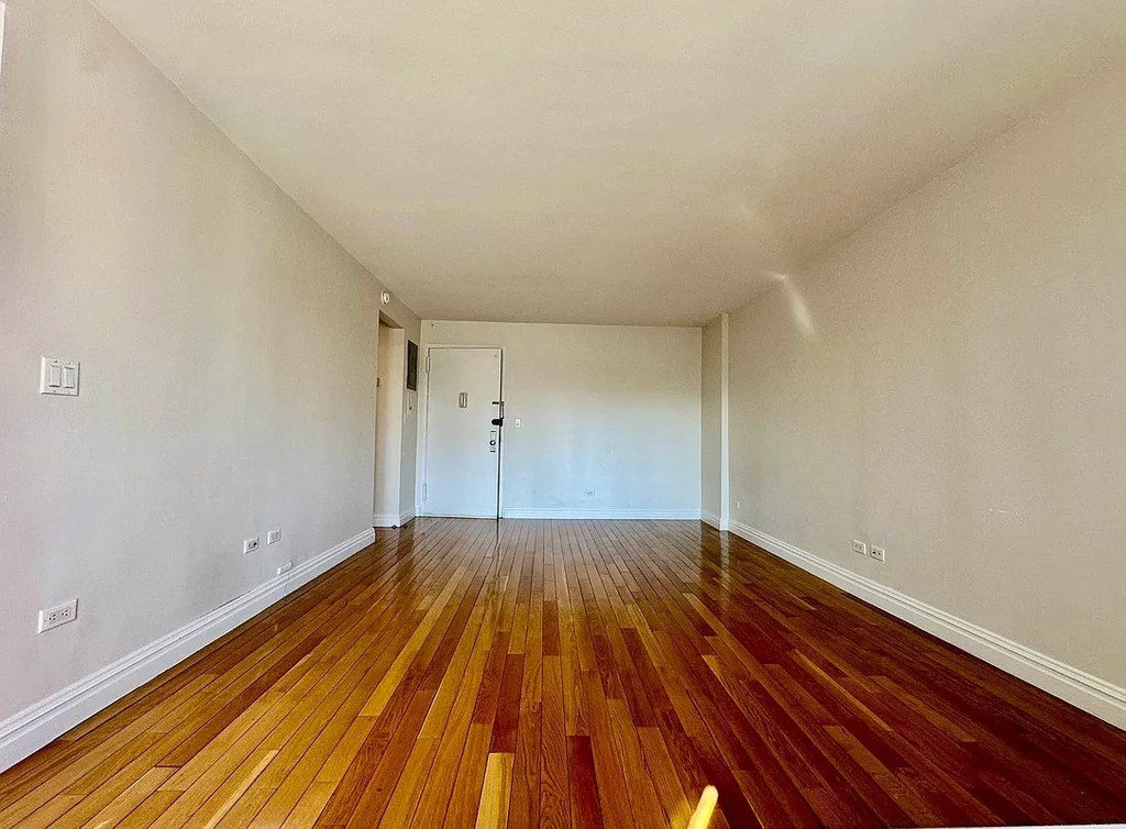 West 96th Street - Photo 4