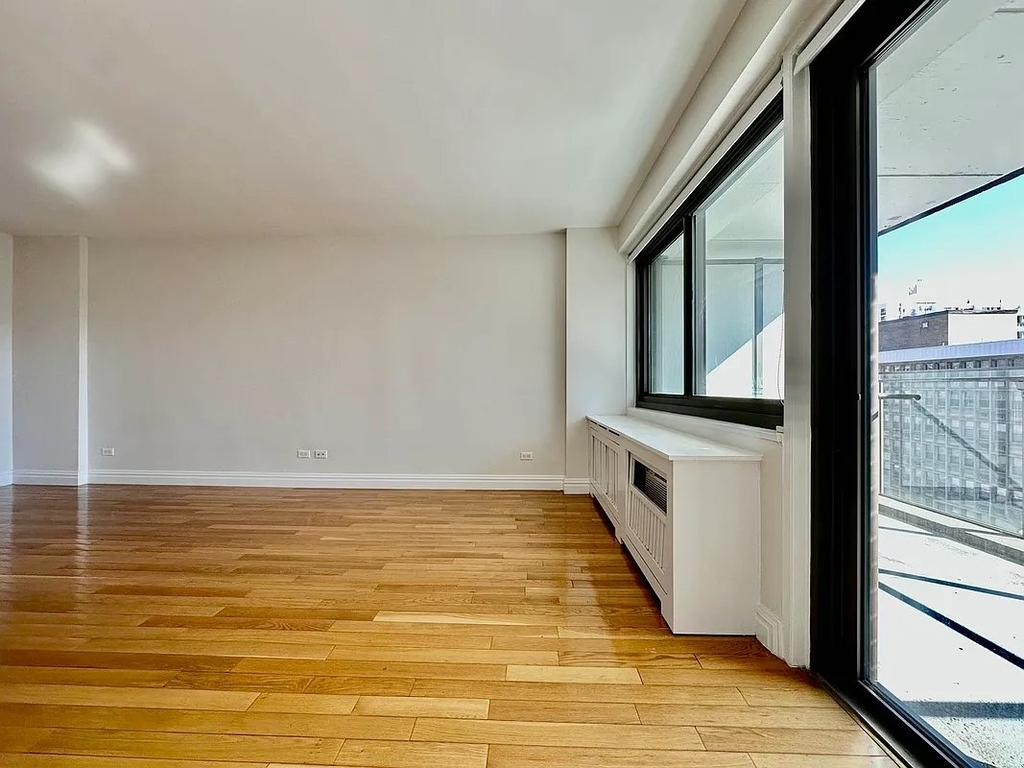 West 96th Street - Photo 6