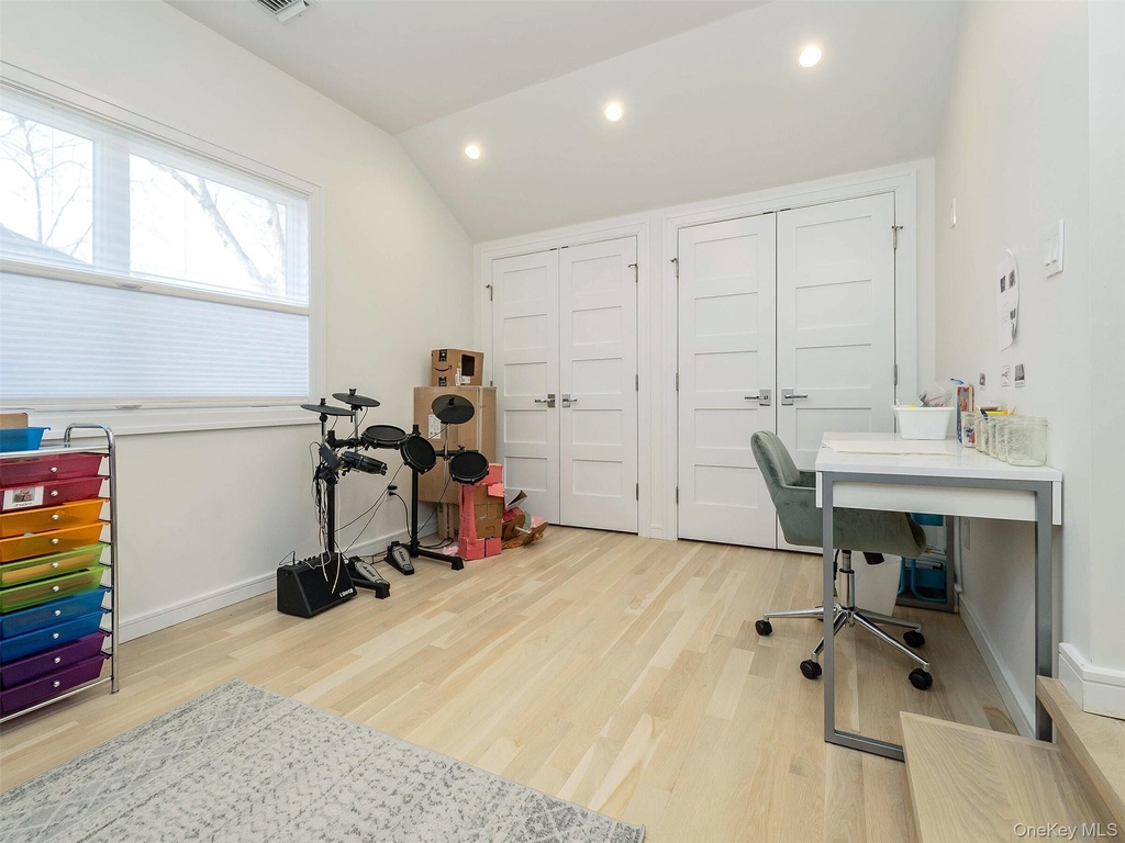 27 Pine Street - Photo 31