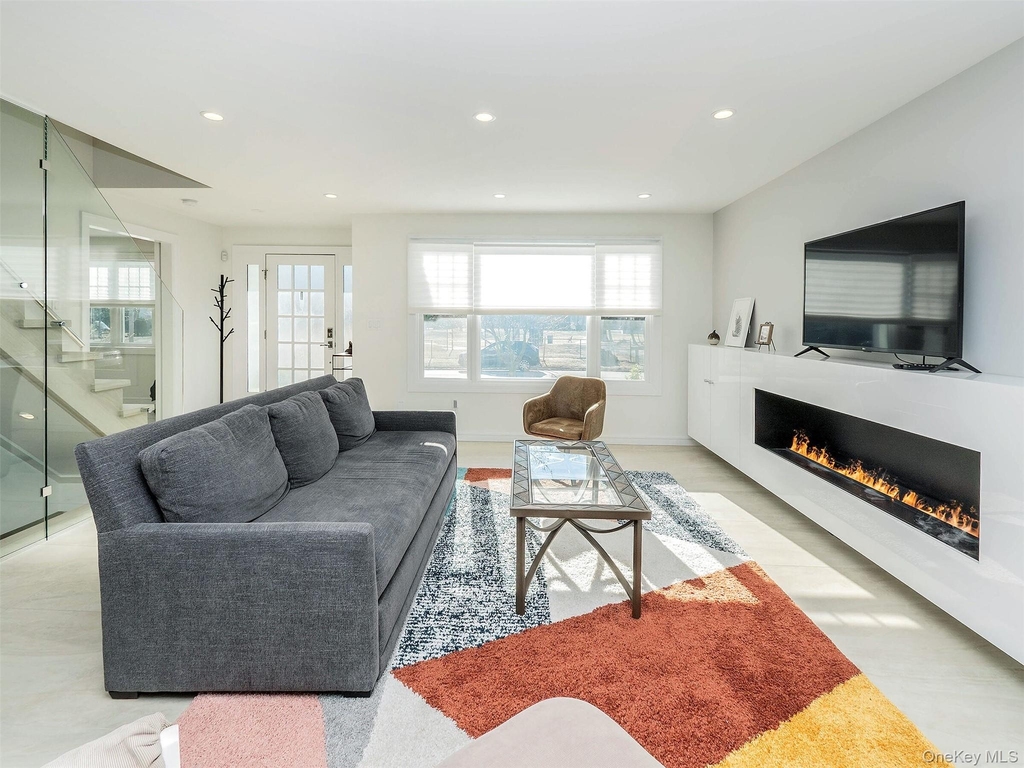 27 Pine Street - Photo 9