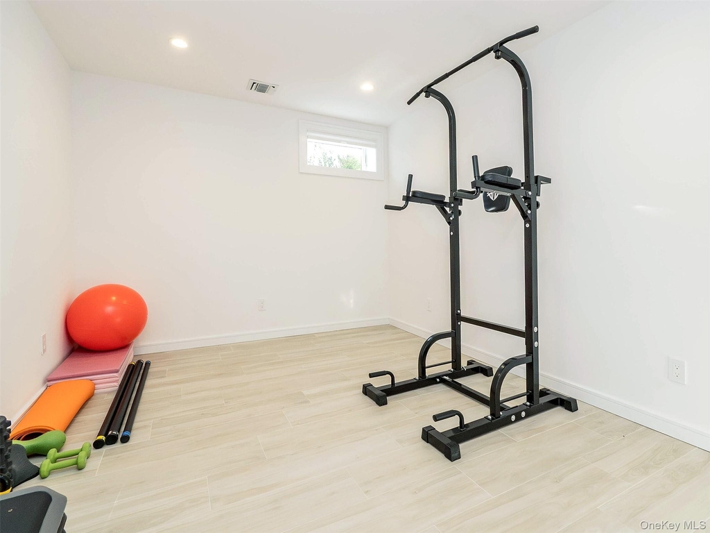 27 Pine Street - Photo 36