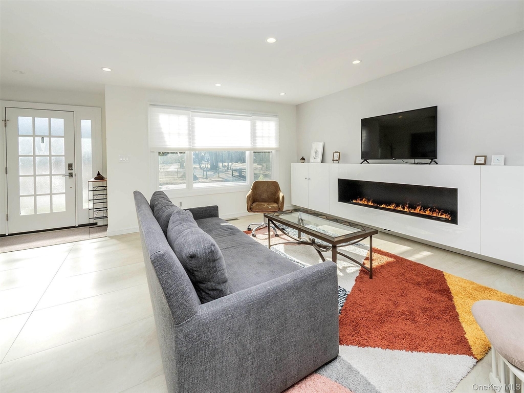 27 Pine Street - Photo 8