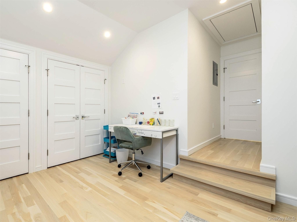 27 Pine Street - Photo 32