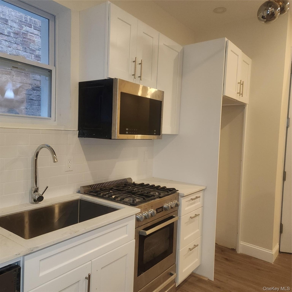 93 Elliott Avenue - Photo 6