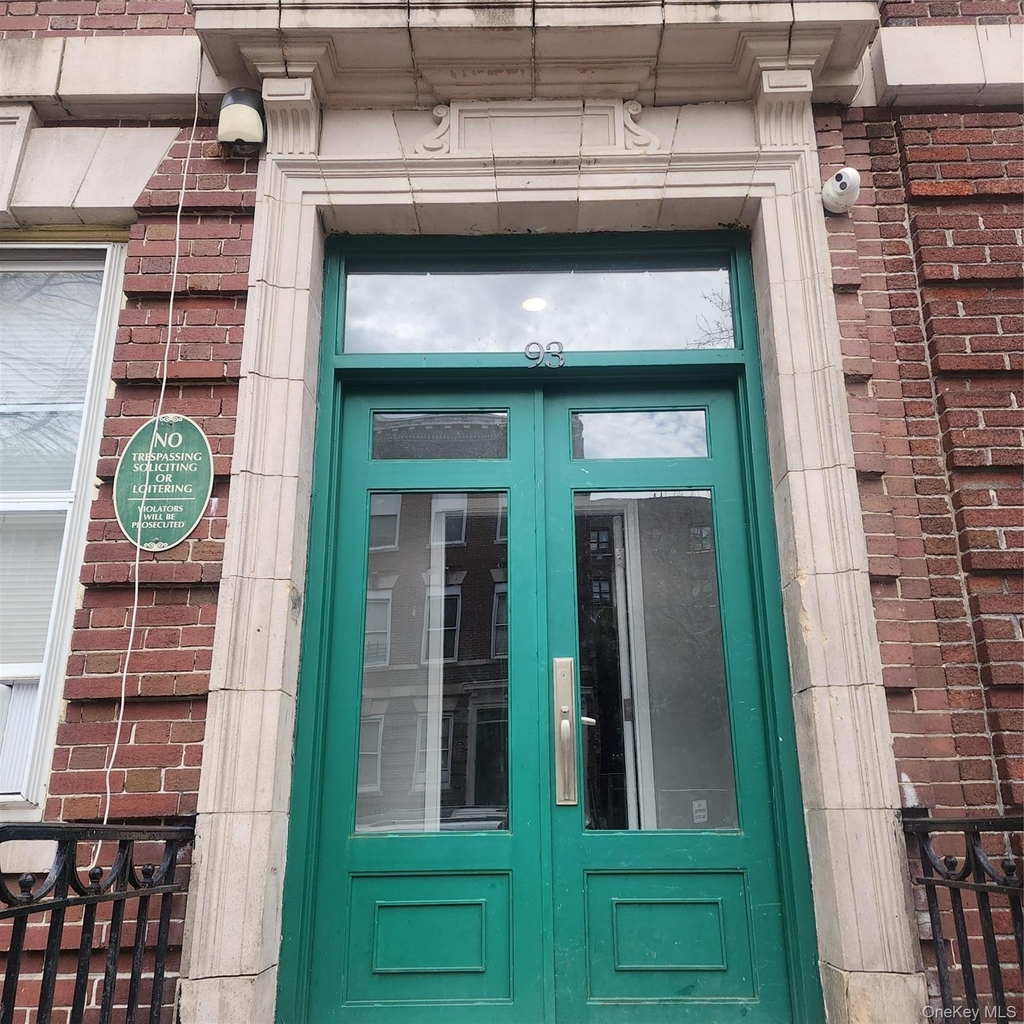 93 Elliott Avenue - Photo 9