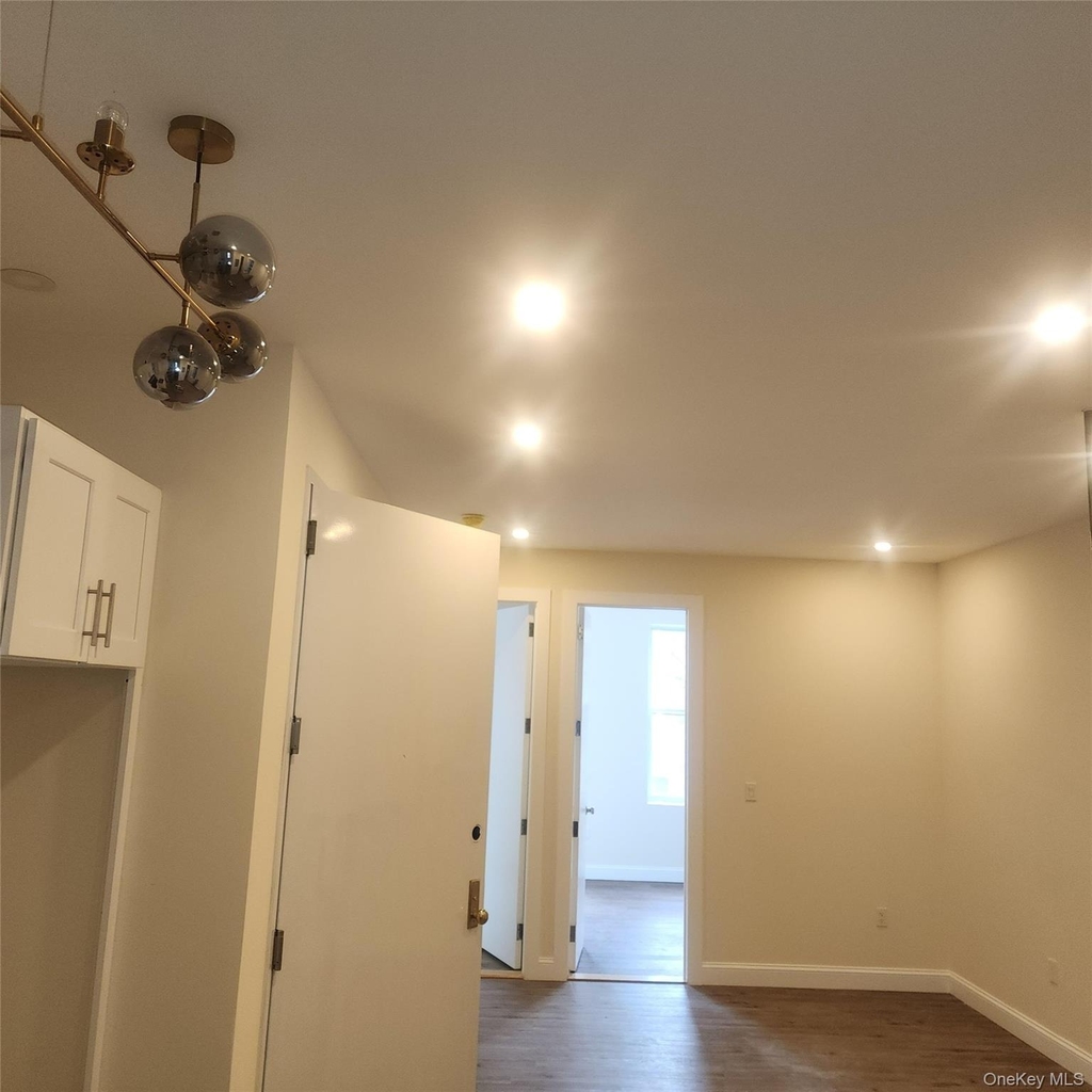 93 Elliott Avenue - Photo 4
