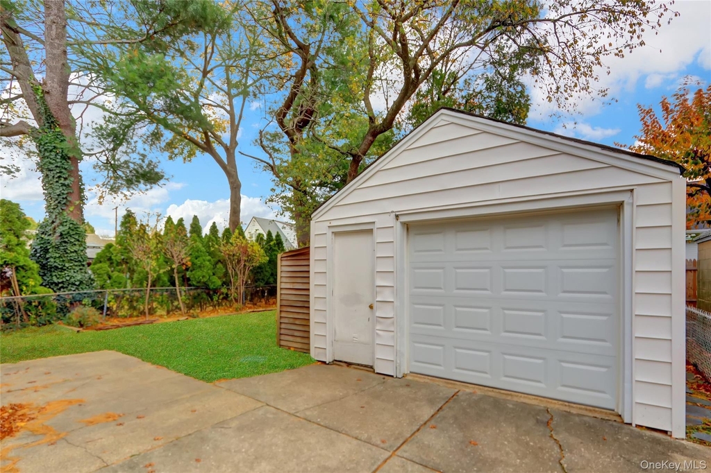 330 Harvard Road - Photo 4