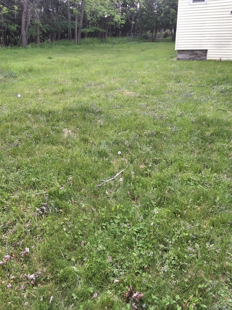 572 Union Avenue - Photo 2