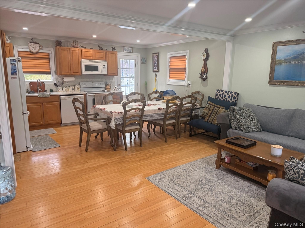 19 Westbury Drive - Photo 2