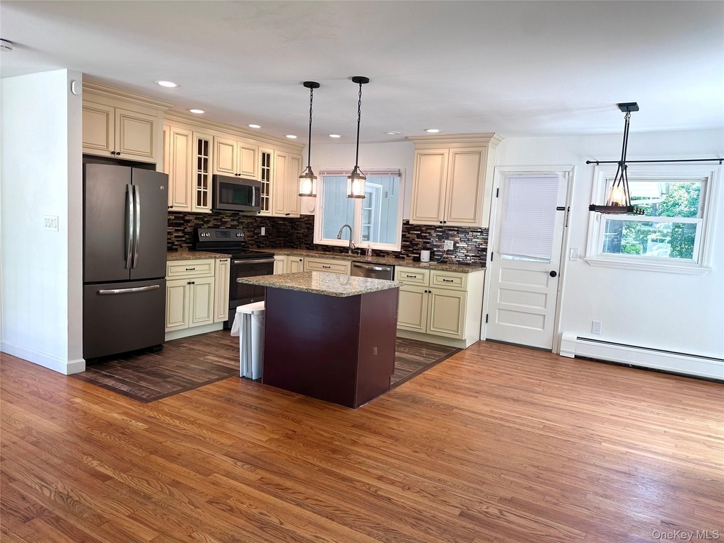 171 Roosevelt Road - Photo 12
