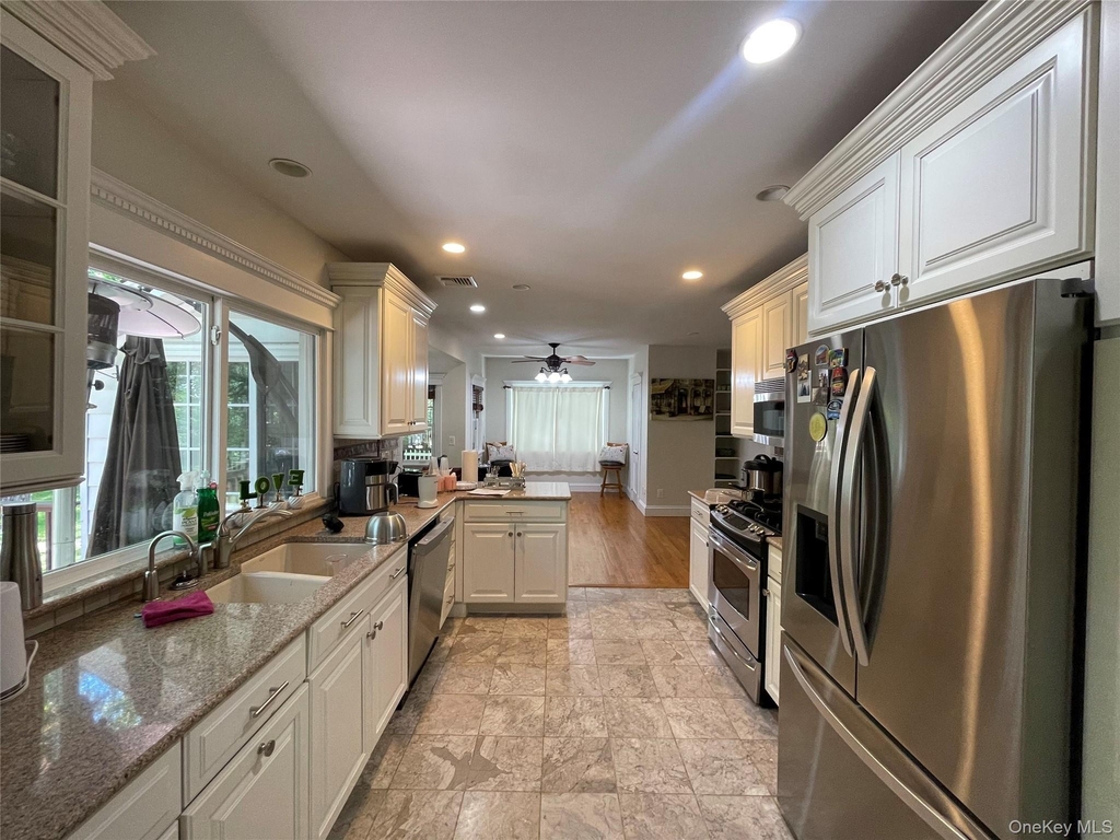 38 Gedney Park Drive - Photo 6
