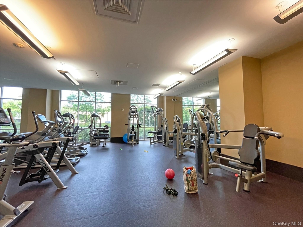 300 Mamaroneck Avenue - Photo 9