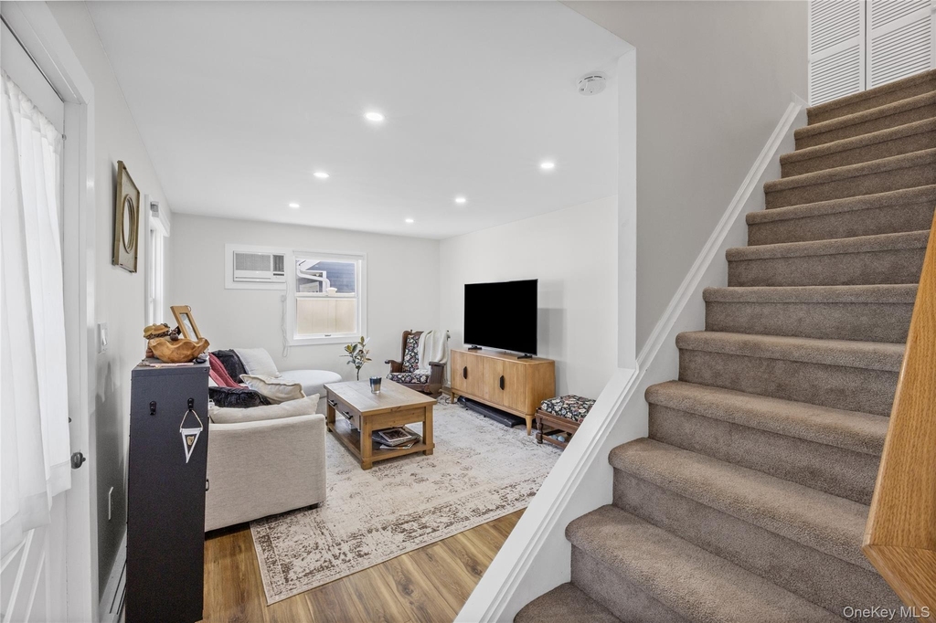 68 Crescent Lane - Photo 7