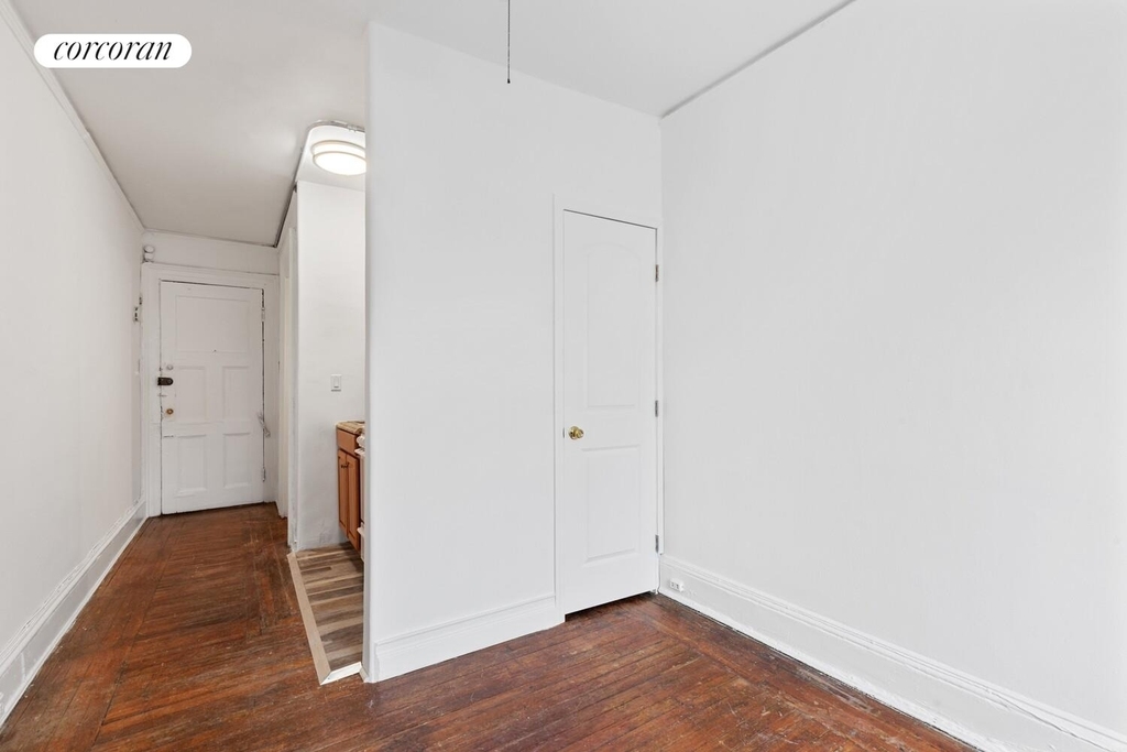 120 Montague Street - Photo 2