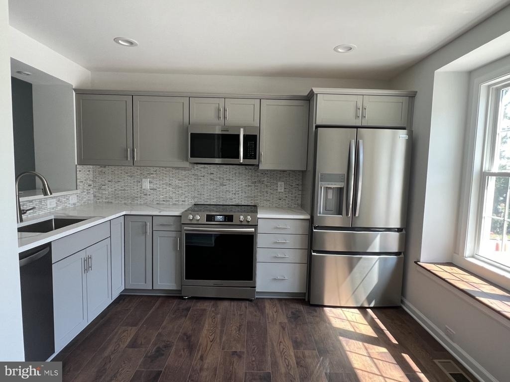 291 Acton - Photo 1
