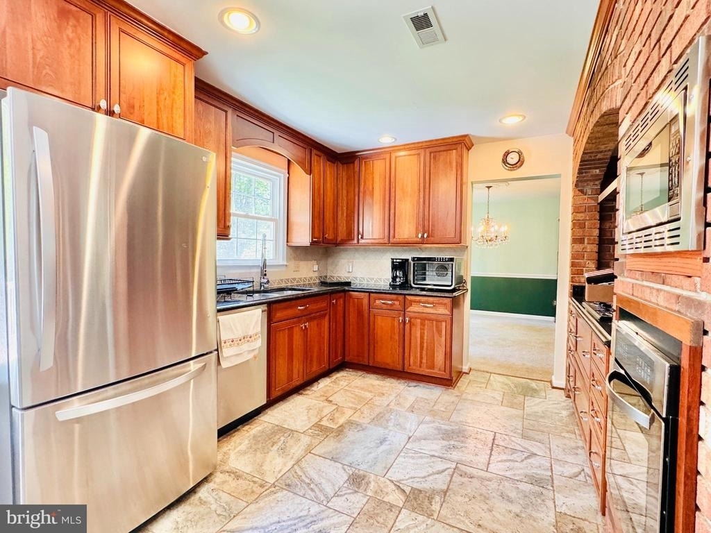 2026 Admiral Drive - Photo 4