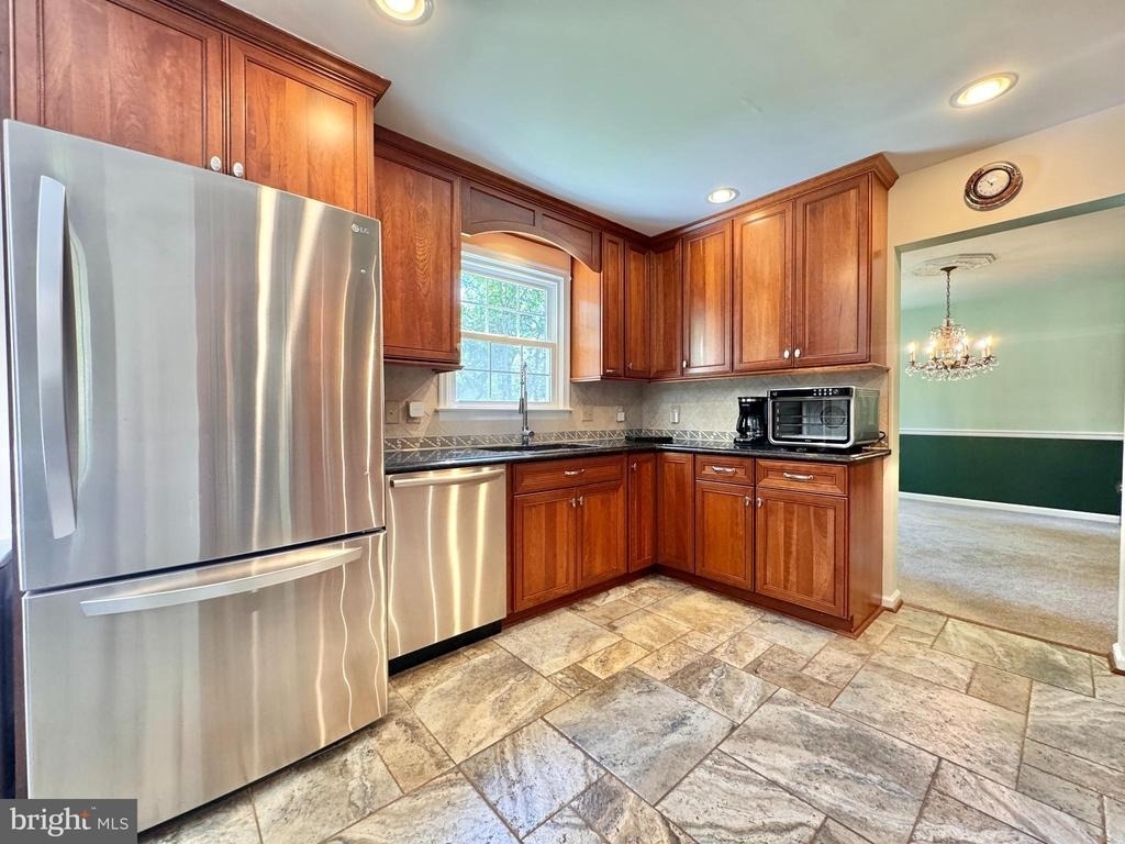 2026 Admiral Drive - Photo 6