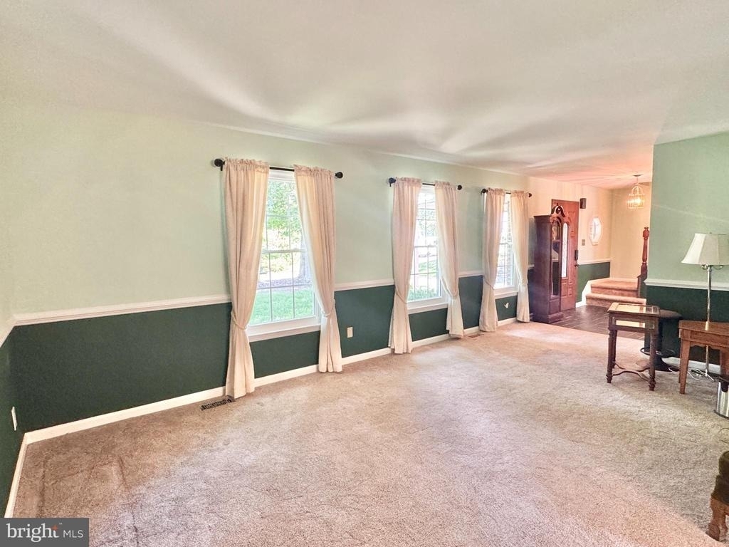 2026 Admiral Drive - Photo 8