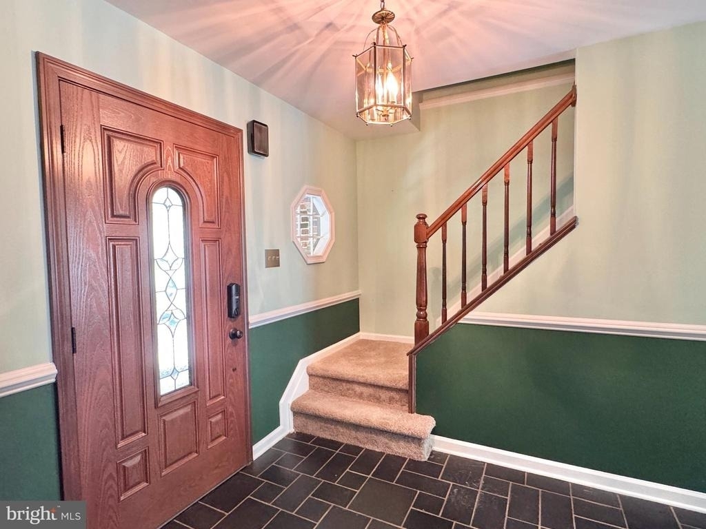 2026 Admiral Drive - Photo 9