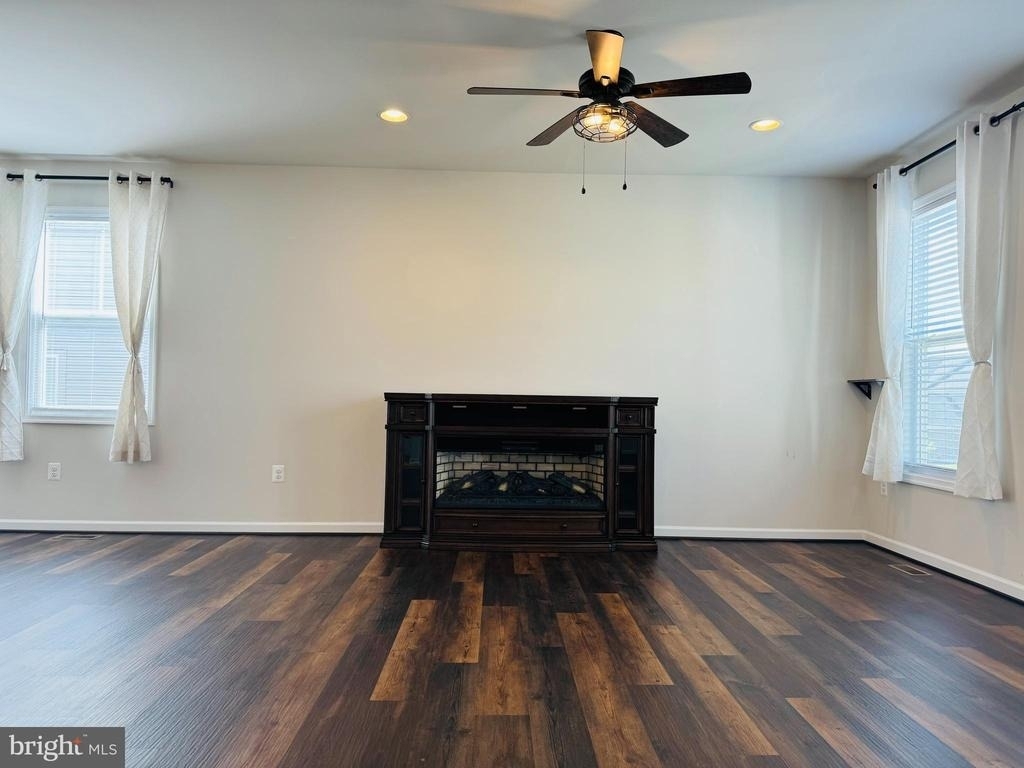454 Coastal Avenue - Photo 2